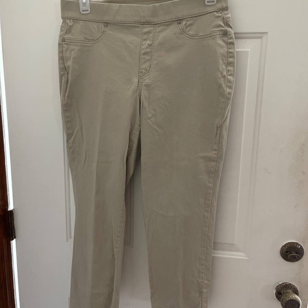 New Directions Pull on Skinny Crop Pants  size 12R.